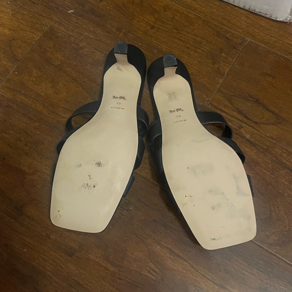 Try on Coach Women's Tillie Sandal size 10 - Picture 5 of 6